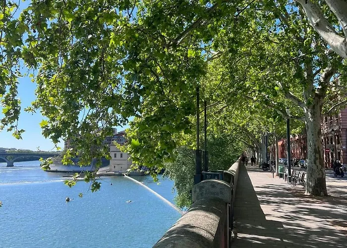 Le Saphir アパート *